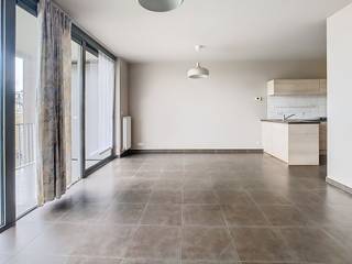 LOCATION:The apartment is located in the center of Aalter near the Warande Park. Here you can enjoy the restaurants, shops and the market...