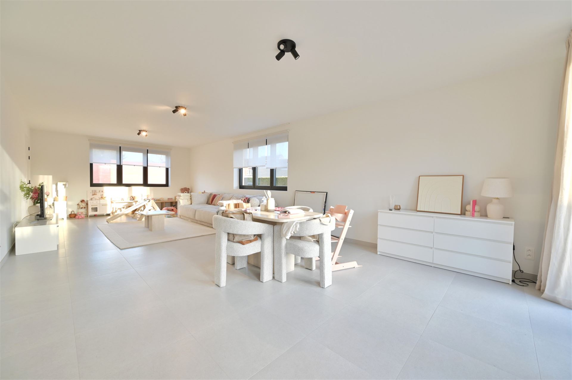 Rustig Gelegen Nieuwbouw Woning 3 Slpk + Garage(s) - foto 3