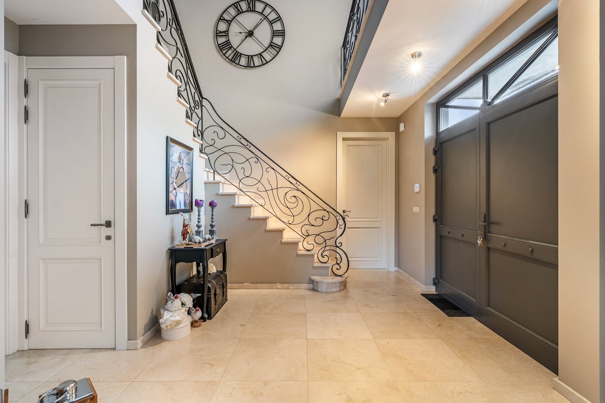 Pastorijvilla met praktijkruimte en studio te Zonhoven - foto 3