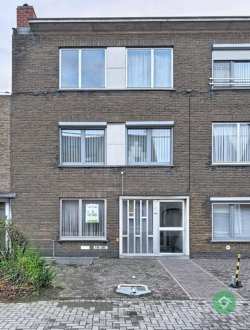 Gelijkvloers appartement met autostandplaats en garage te Roeselare - foto 1