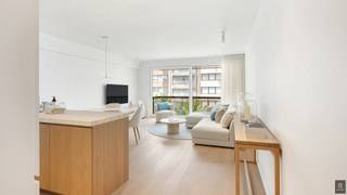 <p>Situated on the corner of Zoutelaan and Lippenslaan, in the vibrant heart of Knokke, this well-laid-out apartment is located in the <em>Cap Nord</em> residence. Its central location offers easy access to shops, restaurants, and the beach – all within walking distance.</p>
<p>The apartment (90 m²) features a bright living space with an open-plan kitchen. Large windows allow for abundant natural light and create a spacious atmosphere.</p>
<p>There are three full-size bedrooms, each with its own bathroom – ensuring comfort and privacy for residents and guests alike.</p>
<p>Includes a private cellar (B4) and access to a communal bicycle storage area.</p>
<p><strong>EPC: B-label</strong></p>