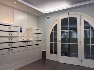 <p><span>Ideaal investeringsappartement. Bent u op zoek naar een geschikt appartement om te verhuren (+1.000 EUR/maand) of bent u op zoek voor uw zoon/dochter die binnenkort gaat studeren of alleen wonen?</span></p><p><span> </span></p><p><span>Gelegen in een mooi recent gebouw met ondergrondse autostaanplaatsen, kelders en fietsenberging op -1</span></p><p><span> </span></p><p><span>Kwalitatief gelijkvloers appartement met doorlopende parketvloer, elektrische rolluiken, veel lichtinval, 2 wc's, aparte wasplaats, vestiaire, ruime living, ingerichte keuken, grote slaapkamer en een ruime badkamer met ligbad.</span></p><p><span> </span></p><p><span>Dicht bij openbaar vervoer, scholen, universiteiten en het bruisende leven van het stadscentrum.</span></p><p><span> </span></p><ul><li><span>Gemeenschappelijke kosten bedragen slechts 100/maand.</span></li><li><span> Mogelijkheid huren autostaanplaats in het gebouw 120EUR/maand</span></li><li><span>Individuele verwarming op gas. </span></li><li><span>Berging </span></li><li><span>gemeenschappelijke fietsenberging </span></li></ul>