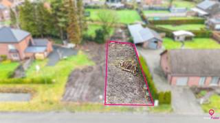 Rustig gelegen bouwperceel met vergunde plannen – onmiddellijk bouwklaarIn de Vloosstraat te Leopoldsburg vinden we deze bouwgrond voor halfopen...