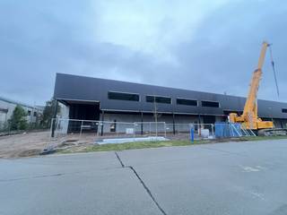 Newly built warehouse for rent in Gavere, conveniently located near the N60 (Ghent-Oudenaarde). The building has a spacious awning that can serve as...