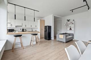 Sfeervol en volledig gerenoveerd appartement van ca. 65 m², gelegen in een centrale buurt op een korte fietsrit van de Meir en vlakbij het...