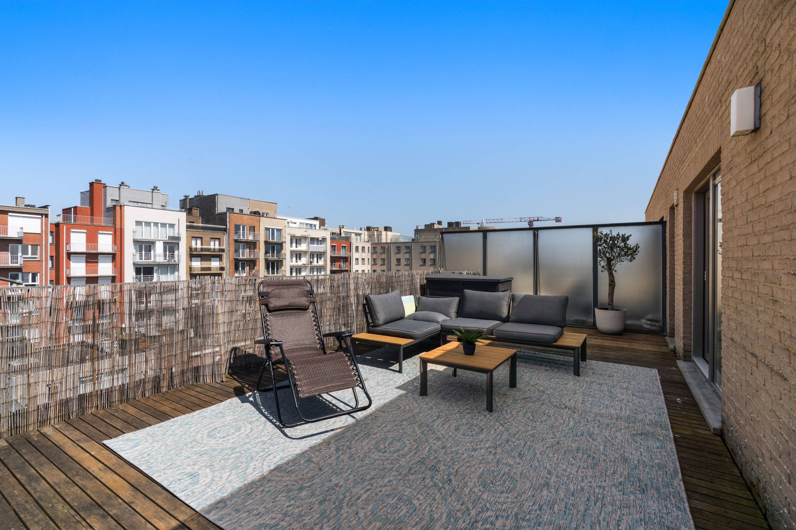 UNIEK:Zeer ruim gemeubeld duplex-penthouse (144 m²) met 2 zonneterrassen (51 m²) centrum Middelkerke - foto 3