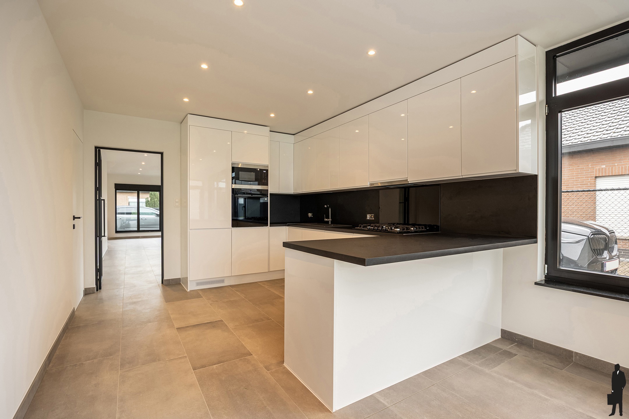 Gerenoveerde bungalow met weids uitzicht en externe garage - foto 4