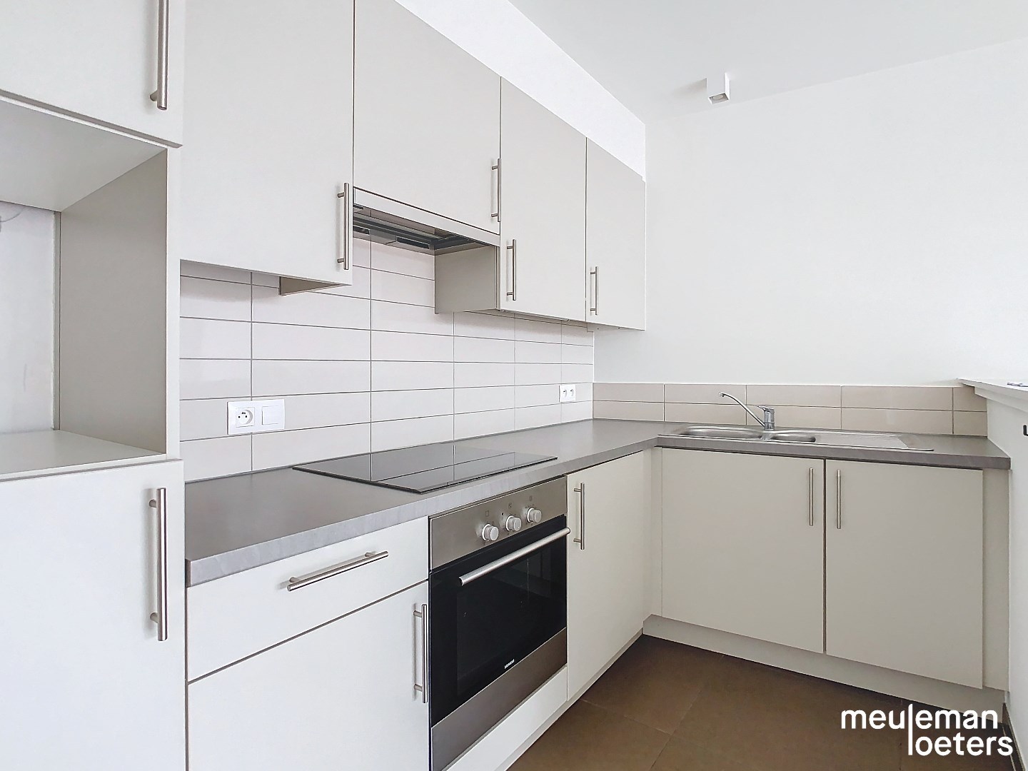 Centraal gelegen appartement met parking - foto 5