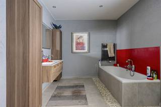 TE KOOP: Riante villa met zorgwoning op toplocatie te Bolderberg! Bent u op zoek naar een woning die wonen en zorg perfect combineert? Deze ruime...