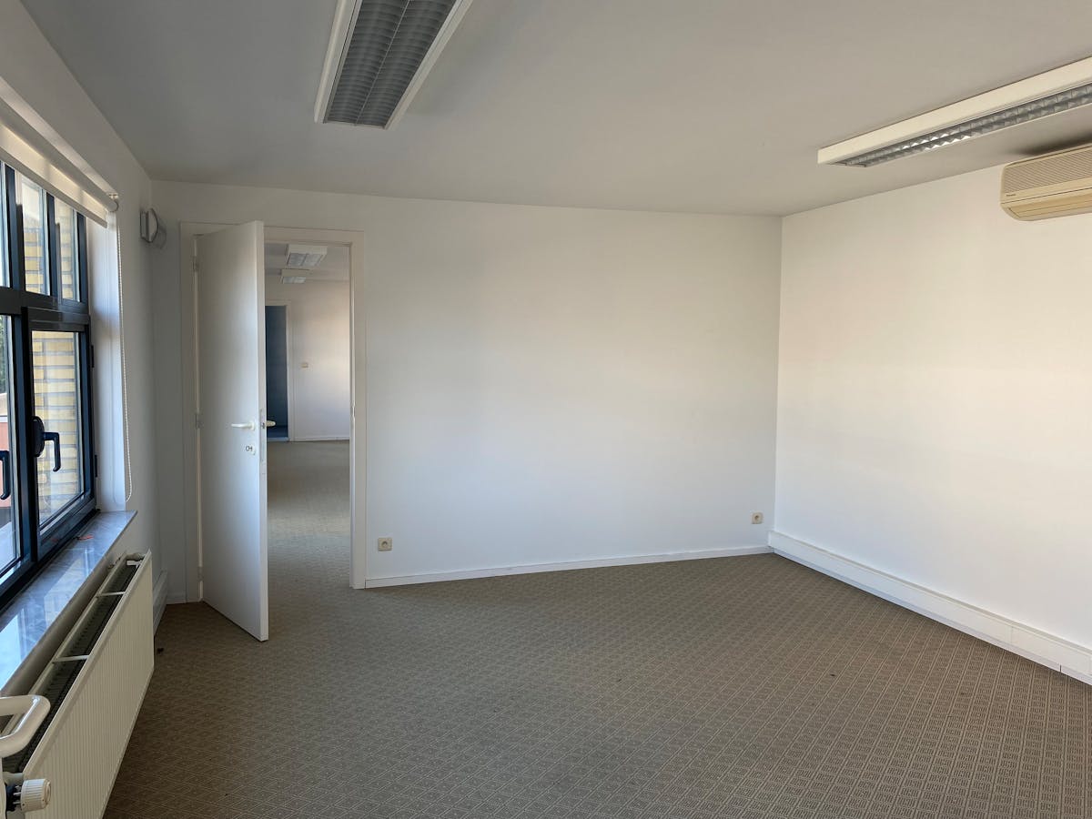 Kantoor van ca. 63 m² op verdiep te Roeselare - foto 5