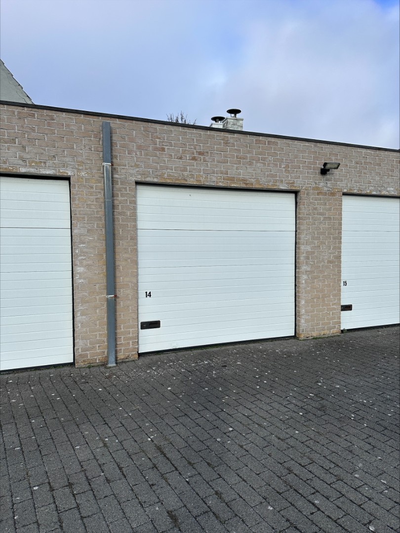 Te huur: Zeer ruime gesloten garagebox in Knokke - foto 2