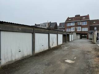 Garage for sale in Sint-Pieters-Leeuw