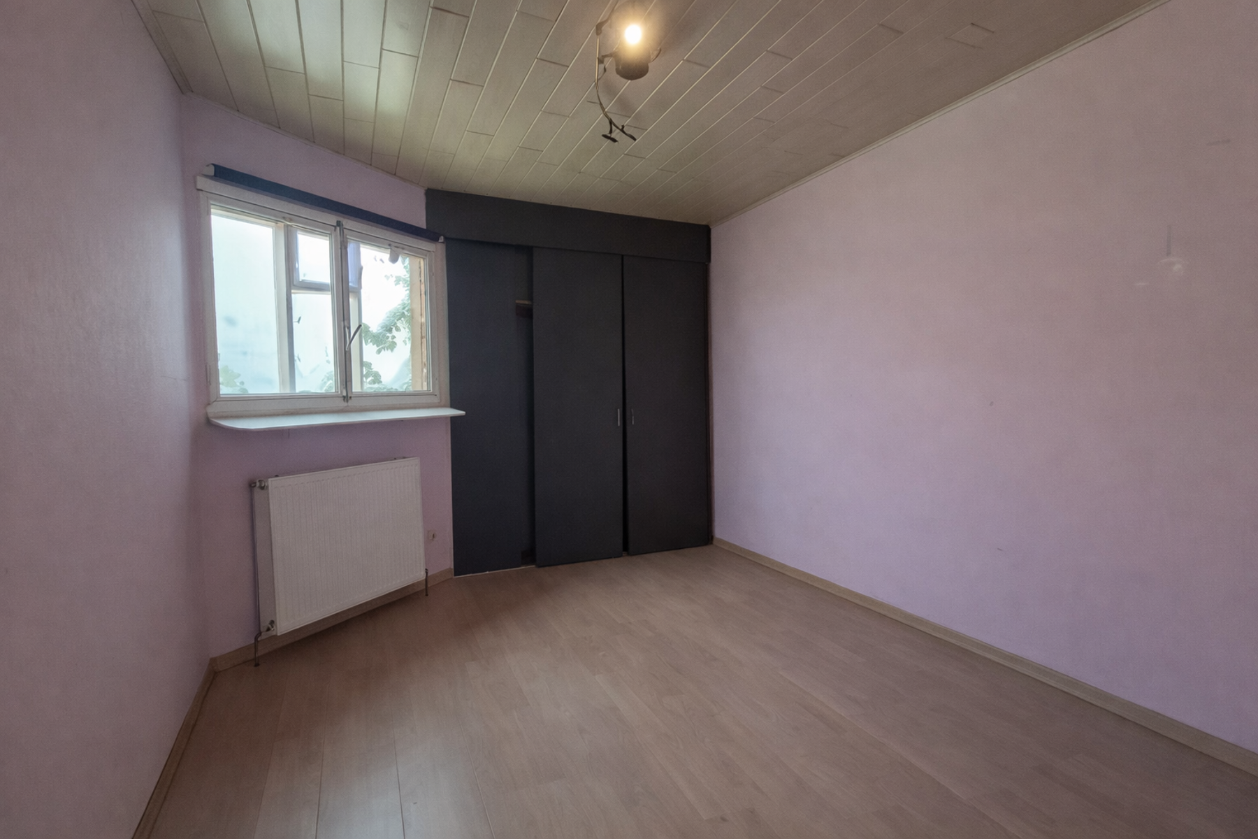 Ruim Magazijn Met Kantoor/woonruimte Te Huur In Hoboken! - foto 3