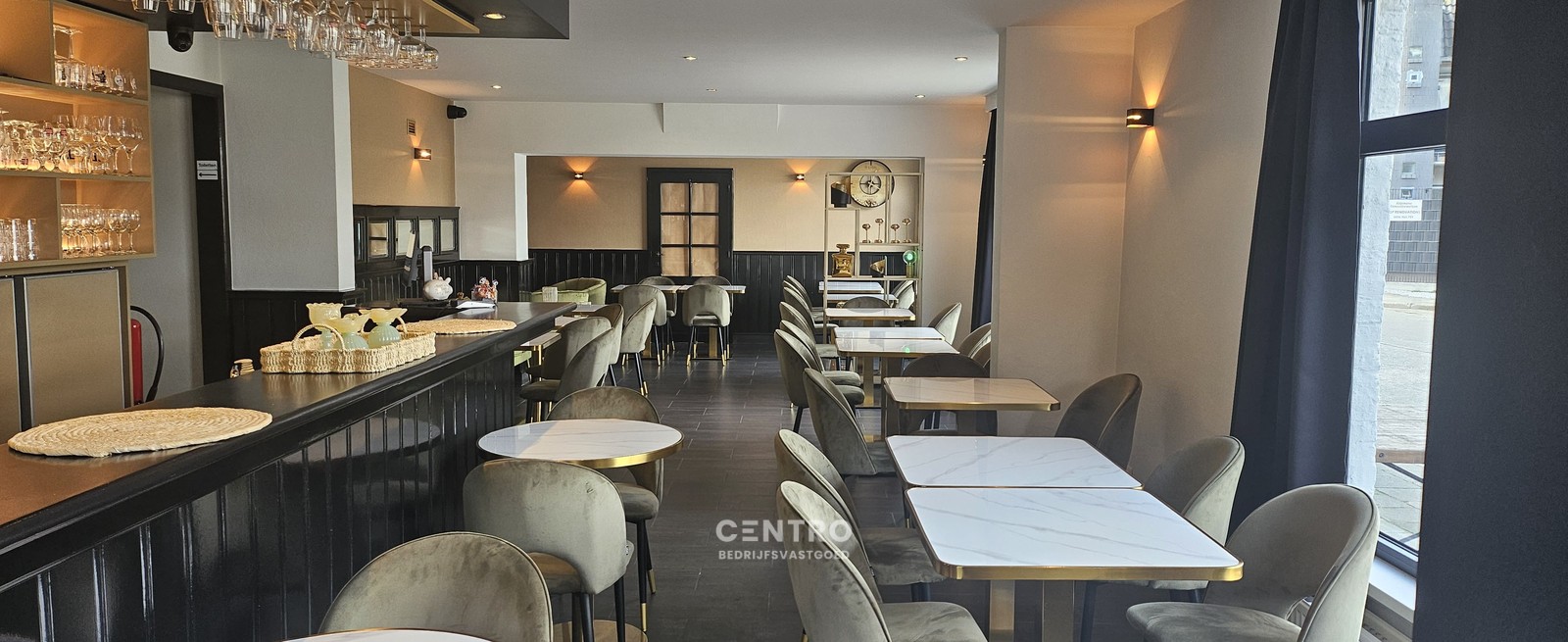 Instapklare HORECA-ZAAK met WOONST (3 slpkms) te huur in Oudenburg. Op hoekligging! - foto 4