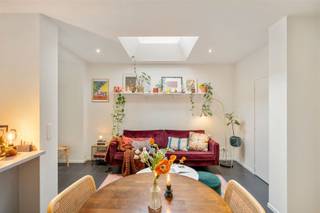 Charmant gelijkvloers appartement met zonnige tuin in BerchemIn een rustige straat in het hart van Berchem, aan de Granaatstraat 15, ligt dit...