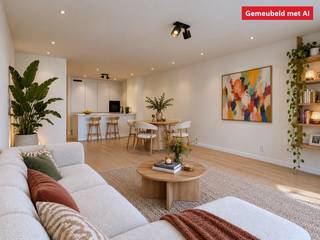 Mooi vernieuwd appartement met twee kamers, uitstekend gelegen op wandelafstand van het strand, de zeedijk en diverse winkels en horecazaken. Dankzij de recente vernieuwing kunt u gebruik maken van een splinternieuwe keuken, een nieuwe en tijdloze badkamer, etc... .<br />De warme materialen en hedendaagse tinten zorgen voor een aangenaam gevoel in het appartement.<br /><br />Indeling: inkomhal met gastentoilet, grote leefruimte met een volledige ingerichte en open leefkeuken, een moderne badkamer met inloopdouche en 2 kamers.<br />Inbegrepen in de prijs: een bijzondere grote kelderberging, ideaal voor strandgerief of als stockage.<br /><br />Geniet van de rust, de frisse zeelucht en alles wat Knokke-Heist te bieden heeft. <br />Een opportuniteit voor wie op zoek is naar een leuke pied-à-terre aan zee.<br /><br />Bezoeken of meer informatie?<br />Contacteer Sacha Vanrafelghem op GSM 0487/43.79.10.