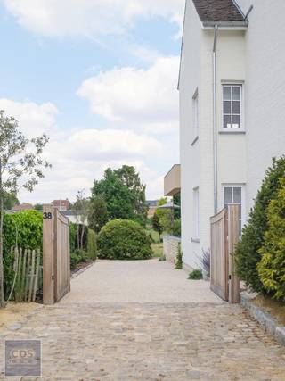 Villa met luxueuze afwerking in groene omgeving te LubbeekIn een rustige, groene woonomgeving ontdekt u deze stijlvolle villa (vernieuwbouw) op een...