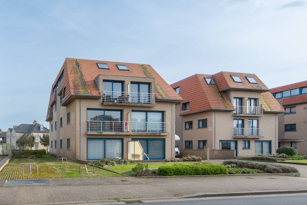 Gesloten garagebox te koop Duinenweg te Middelkerke! - foto 1