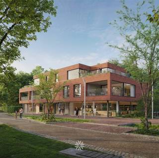 <p><span>MERELBEKE -</span><span> Ontdek "Perron19" in het charmante Merelbeke, een urban villa met 5 ruime nieuwbouw appartementen.</span></p><p><span> </span></p><p><span>De belangrijkste troeven:</span></p><ul><li><span>Gelegen aan een bruisende heraangelegde site 'Tramstelplaats'</span></li><li><span>Optimaal wooncomfort - energievriendelijk</span></li><li><span>Groen en duurzaam karakter</span></li><li><span>Grote raampartijen en ruime terrassen</span></li><li><span>Mogelijkheid aankoop ondergrondse parking en kelderberging</span></li><li><span>Kleinschalig project - 5 woonunits </span></li></ul><p><span> </span></p><p><span>Deze ontwikkeling combineert eigentijdse architectuur met een serene groene omgeving, waardoor het de perfecte plek is voor wie op zoek is naar een harmonieuze woonervaring.</span></p><p><span> </span></p><p><span>Gelegen in een rustige buurt, biedt </span><span>Perron 19 </span><span>een luxueuze leefomgeving </span><span>met ruime terrassen en grote ramen</span><span> die zorgen voor overvloedig natuurlijk licht. <br />De strakke lijnen en moderne afwerking zorgen voor een verfijnde uitstraling die perfect aansluit bij de omringende natuur.</span></p><p><span> </span></p><p><span>Met aandacht voor duurzaamheid en comfort zijn de appartementen uitgerust </span><span>met hoogwaardige materialen en moderne technologieën </span><span>(geothermisch warmtepomp, ventilatiesysteem D+, zonnepanelen)<br />De</span><span> open keuken en ruime woonkamers</span><span> creëren een uitnodigende sfeer, perfect voor zowel ontspanning als entertainment.</span></p><p><span><br />De nabijheid </span><span>van lokale voorzieningen</span><span>, winkels en openbaar vervoer maakt het dagelijks leven eenvoudig en aangenaam. Perron 19 biedt niet alleen een prachtige woonruimte, maar ook een gemeenschap waarin elke dag een genot is.</span></p><p><span><br />Ervaar de perfecte balans tussen stedelijk gemak en natuurlijke schoonheid bij Perron 19 in Merelbeke. <br /><br />Mis deze unieke kans niet om deel uit te maken van dit bijzondere project. Contacteer Axel Lenaerts Gent voor meer info! </span></p><p><span> </span></p>