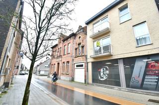 Dit ruime appartement (91 m²) bevindt zich op de 1ste verdieping in een gebouw met lift.  Het appartement werd in 2025 volledig gerenoveerd en...