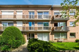 Dit lichtrijke en verrassend ruime appartement is gelegen op een rustige en vlot bereikbare locatie in Ekeren en biedt een uitstekende basis voor...