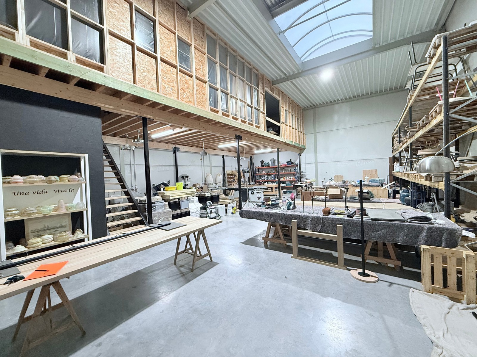 Recent magazijn met verdieping. - foto 4