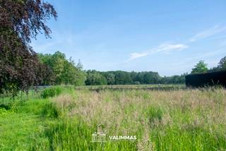 VALIMMAS verkoopt dit schitterend gelegen perceel bouwgrond voor een alleenstaande villa.... Cfr. verkavelingsvergunning dd 19/03/1965 met...