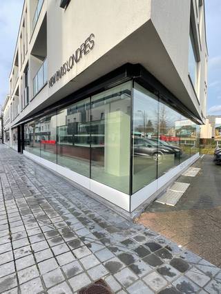 Handelspand te huur – 490 m² met uitstekende visibiliteitOntdek dit ruim en commercieel gelegen handelspand met een oppervlakte van 490 m², ideaal...