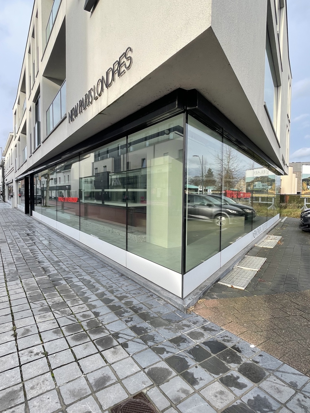 Commercial à louer à Maasmechelen - photo 3