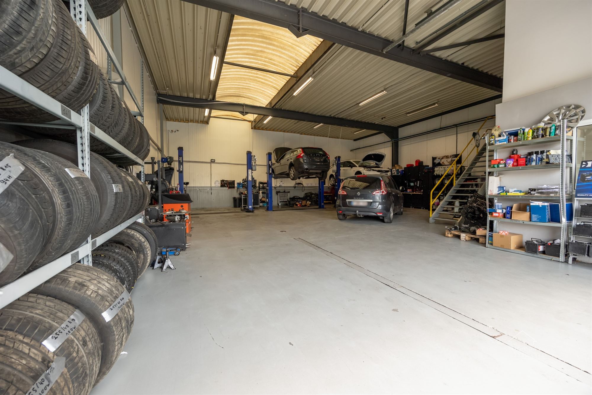 Nijverheidsgebouw + woning  - foto 5