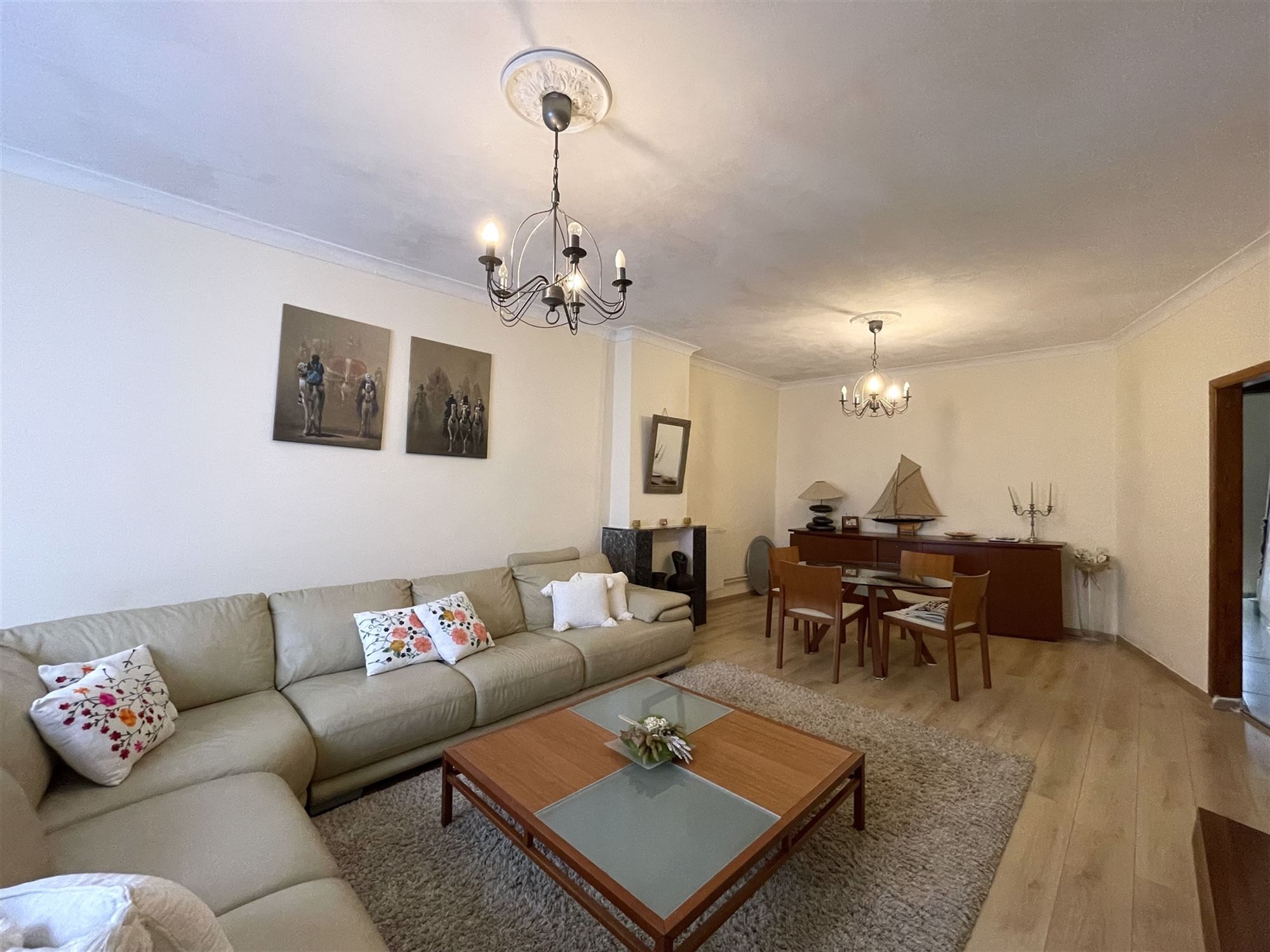 Ruime gezinswoning in charmante wijk - foto 4