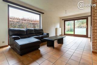 Ontdek deze verrassend ruime en veelzijdige woning in de rustige Goudvinklaan in Zwijndrecht. Dankzij de praktische indeling, extra benedenruimte...