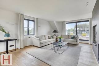 Exclusieve en unieke eigendom: Moderne, energiezuinige en luxueus afgewerkt penthouse met privatieve tuin, zwembad en volledig ingerichte poolhouse...