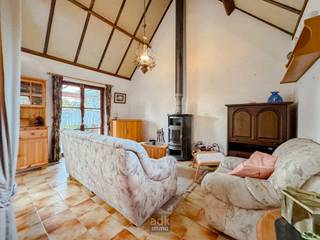 Deze verzorgde vakantiewoning, gelegen in het groene residentiële domein Duinendaele, combineert moeiteloos ontspanning met solide...