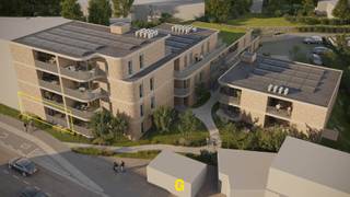 De Boomgaard is een nieuw woonproject waar rust, groen en hedendaags comfort elkaar versterken. Verscholen in een groen binnengebied en op wandelafstand van het centrum van Hoeselt, ontstaat hier een plek waar je écht thuis komt.<br /><br />Het project verenigt kwalitatieve appartementen rond een centrale, parkachtige autoluwe buitenruimte als hart van het project. Een doordacht woonensemble waar ontmoeting, privacy en leefkwaliteit in balans zijn. De ideale woonplek voor elke generatie. <br /><br /><br />DE LOCATIE<br /><br />Hoeselt biedt het beste van twee werelden: de rust en gemoedelijkheid van een dorp, met alle dagelijkse voorzieningen binnen handbereik. Je woont hier ontspannen en goed bereikbaar in een gemeente die inzet op leefkwaliteit, natuur en nabijheid.<br /><br />De Boomgaard ligt op een unieke plek tussen de Boomgaardstraat en de Bilzersteenweg. Die ligging zorgt voor een slimme verbinding: landelijk wonen, maar met alles dichtbij. Te voet of met de fiets bereik je vlot het centrum van Hoeselt, zonder afhankelijk te zijn van de wagen. <br /><br /><br />APPARTEMENT 0.1<br /><br />Dit appartement met een royale oppervlakte van 125,60 m² en twee ruime terrassen is gelegen op de gelijkvloerse verdieping. De leefruimte geeft uit op de rustige binnentuin aan de achterzijde. Hier geniet u in alle rust van de avondzon. <br /><br />Indeling: <br />inkomhal met gastentoilet en voldoende ruimte voor vestiaire, royale leefruimte met open keuken en toegang tot het terras, terras met zicht op de achtertuin. Nachthal met badkamer 1 en slaapkamer 1, nachthal met slaapkamer 2, badkamer 2 en slaapkamer 3 of bureel, met elk van de 3 slaapkamers uitgevend op het 2de terras.<br /><br />Bijkomend kan een autostandplaats in de kelderverdieping mee aangekocht worden, bereikbaar langs de Boomgaardstraat. Voor extra bergruimte kan een individuele kelderberging aangeboden worden. <br /><br />De appartementen worden afgewerkt met moderne, duurzame energiezuinige technieken en zeer degelijke materialen:<br />- warmtepomp lucht-water<br />- vloerverwarming<br />- (al dan niet) uitgerust met zonnepanelen met eigen omvormer per appartement, aantal en plaatsing bepaald in functie van het te bereiken E-peil.<br />- WC's voorzien van regenwater uit de hemelwaterput<br />- keuken ingericht met SIEMENS toestellen<br />- Fiber internet, UTP-aansluitingen in verschillende ruimtes<br />- afwerking vrij te kiezen, met al redelijke budgetten inbegrepen in de prijs, met professionele begeleiding bij elke stap. <br />- aanpassingen voor minder mobiele mensen mogelijk!<br /><br />Gerealiseerd door een succesvolle samenwerking tussen H-PLUS en CURON, twee sterke ervaren vastgoedspelers voor wie kwaliteit, comfort en eindresultaat primeert. <br /><br />Interesse in dit mooie aanbod op deze gunstige ligging? Neem gerust een vrijblijvende afspraak bij ons op kantoor voor meer toelichting - Wim - 0478 495 750 - wim@immofransgoffin.be<br /><br />Heeft u geen zicht op de waarde van uw huidige woning? Wij maken graag tijd voor u voor een vrijblijvende doch grondig uitgewerkte waardebepaling.<br /><br />Maatregelen opgenomen in het Maatregelenregister: nee