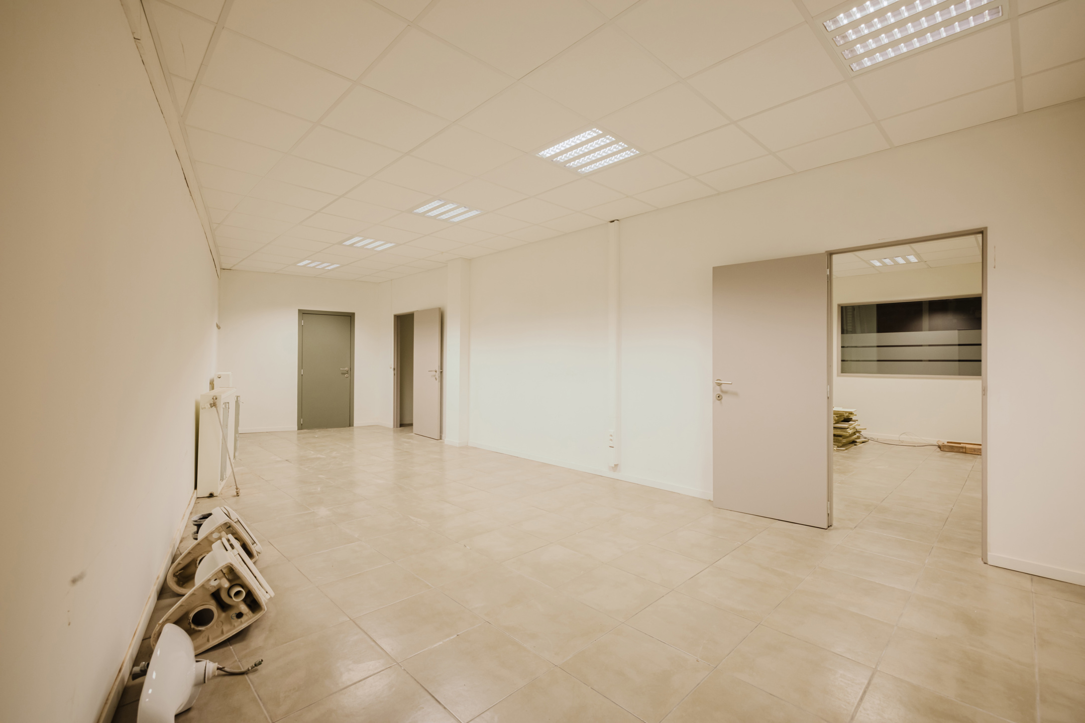 Centraal gelegen handelsruimte met vast rendement te Gent - foto 5