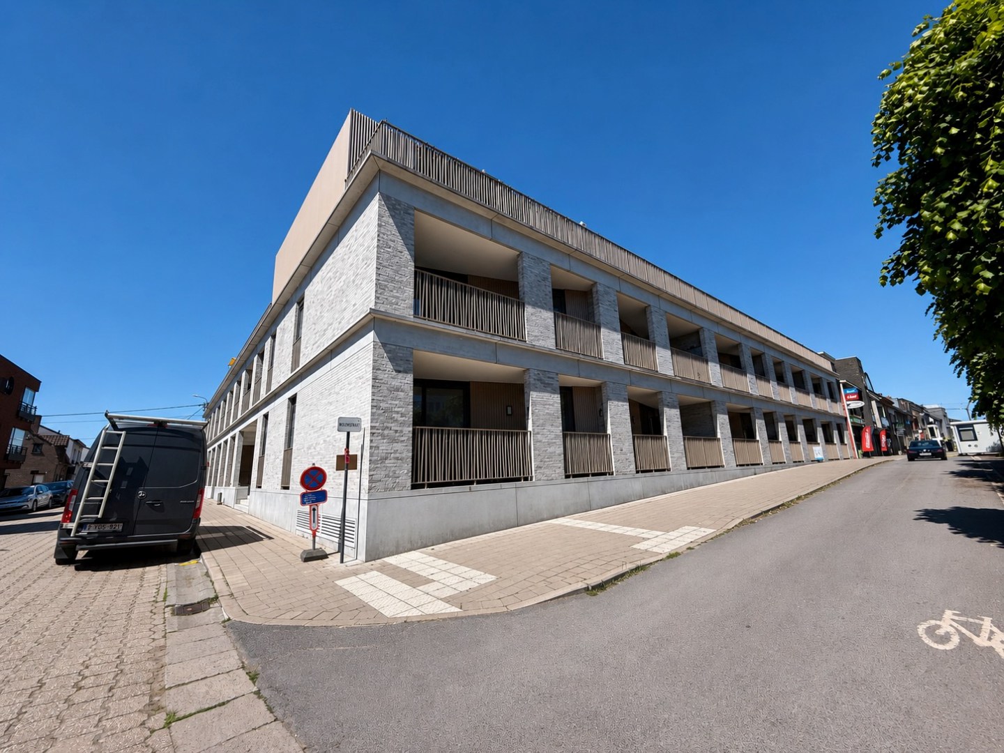 Serviceflat met parkeerplaats in hartje Ertvelde ! - foto 5