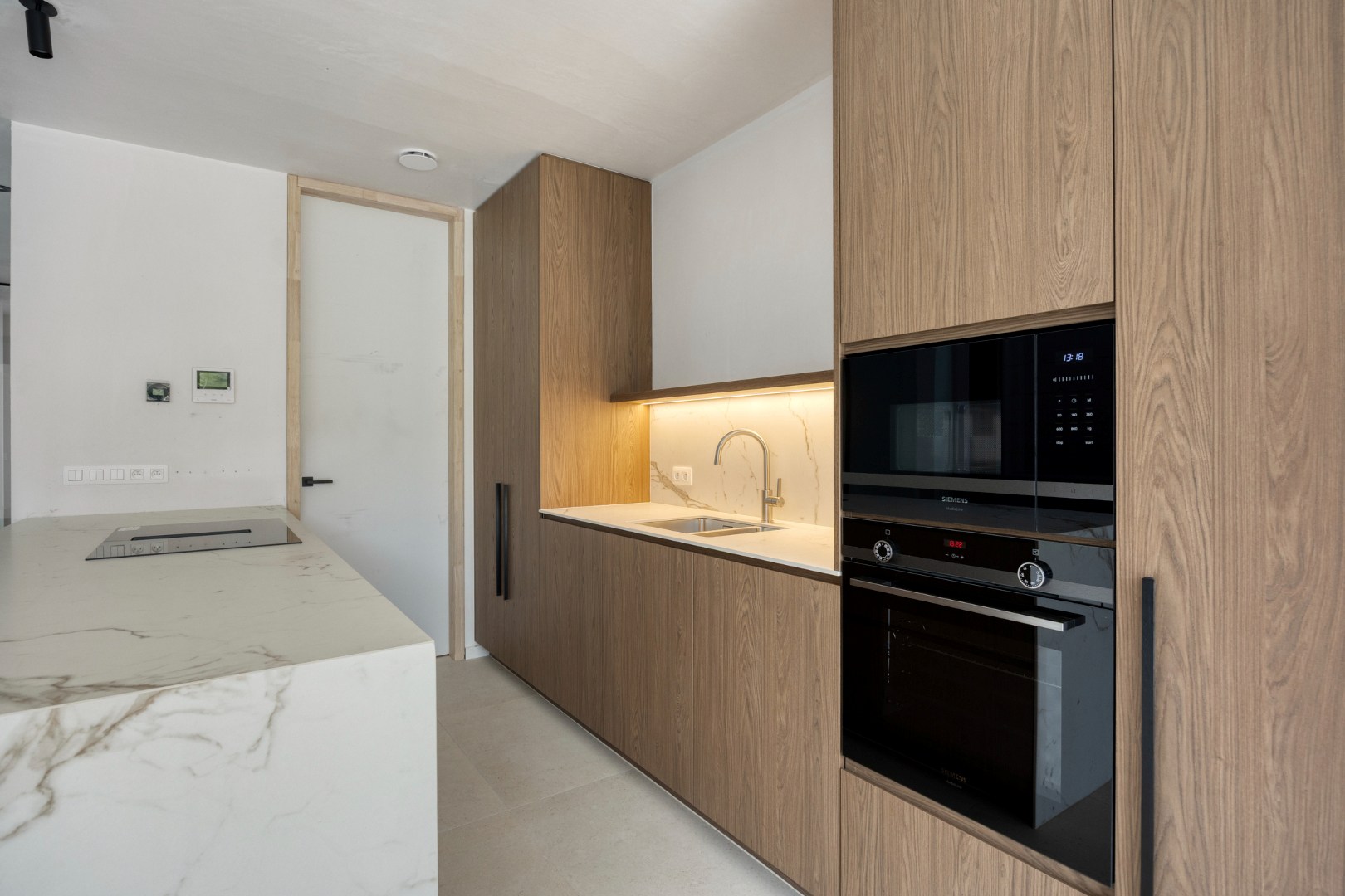 Hoogwaardig afgewerkte nieuwbouwwoning met 4 slpk. in centrum Geel - foto 4