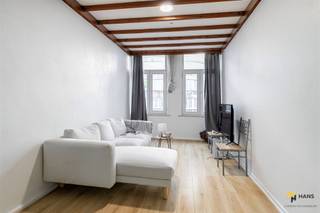 Het pand is uiterst centraal gelegen op de Turnhoutsebaan en behaalt een uitstekende mobiliteitsscore. Zowel de Franklin Rooseveltplaats als...