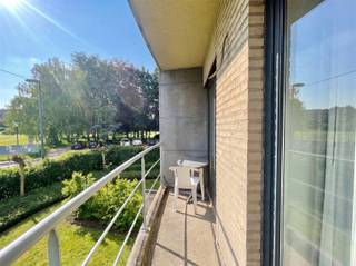 <p>This beautifully furnished and renovated apartment with a spacious terrace is located in the sought-after “Woluwe Gardens” residence, built in 2001. Situated in a quiet residential area close to Woluwe Shopping Center and Woluwe Park, this move-in-ready property offers the perfect combination of comfort, tranquillity, and accessibility. Located on the first floor (J1), the apartment offers a net living area of 73 m². The spacious entrance hall leads to a cosy living room and a fully equipped kitchen, both opening onto a pleasant west-facing terrace. The property also features two full-sized bedrooms and a bathroom fitted with a bathtub with shower screen, a toilet, a washbasin cabinet, and a washing machine. The location is a major advantage, offering excellent connections to both the inner and outer Brussels Ring roads, as well as easy access to the E40 and E19 motorways. Common charges and private water consumption are covered by a monthly advance payment of €150. Electricity and heating are individually metered and billed directly.<br />Available from 20/07/2026! For more information or to arrange an initial viewing, please contact Frederik: frederik@immo-time.be</p>