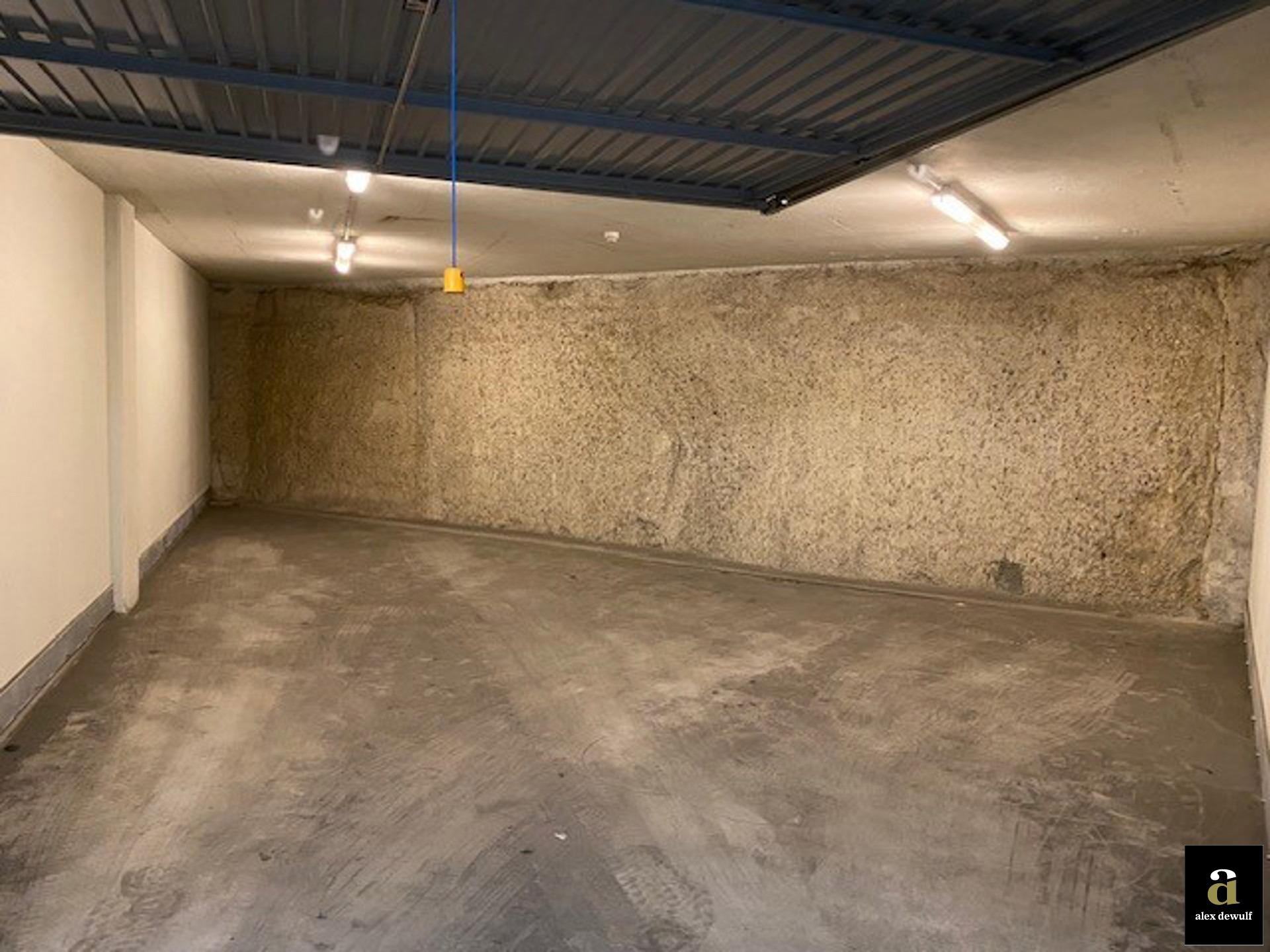 Gesloten garagebox voor 2 wagens onder het Rubensplein  - foto 2