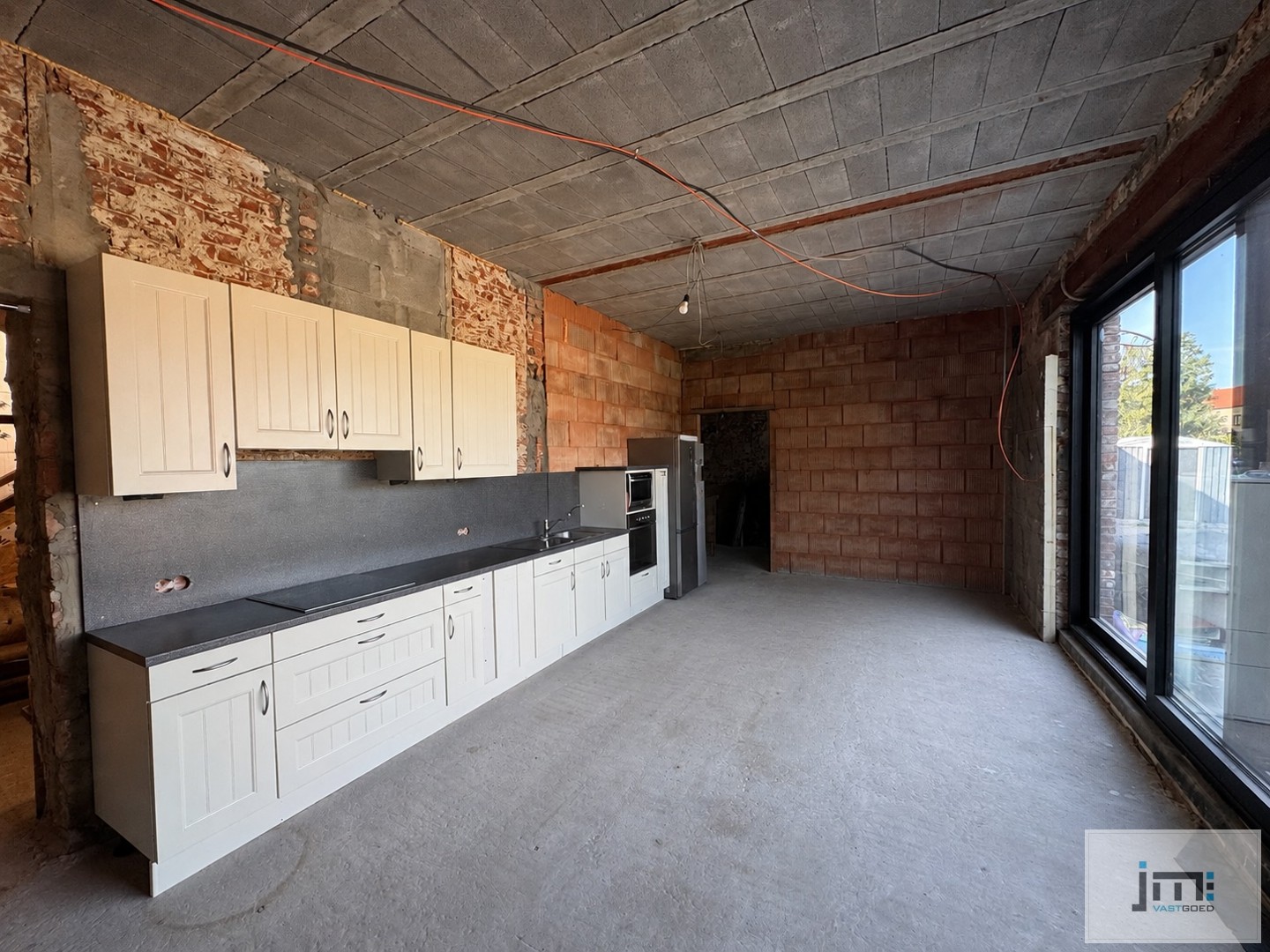 Ruime gezinswoning met tal van mogelijkheden op een perceel van 2.140 m² in het landelijke Horpmaal - foto 4