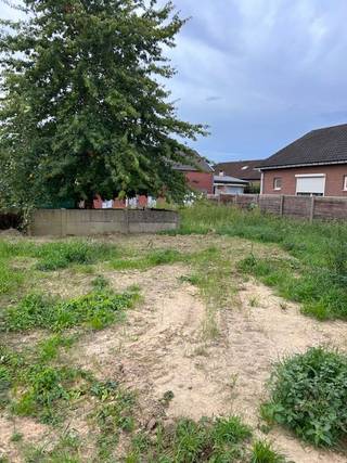 HALFOPEN EIGENTIJDSE BEBOUWING IN EEN RUSTIGE VERKAVELINGMaak kennis met "Kraaiennest" in het charmante Millen, waar binnenkort een uitzonderlijk...