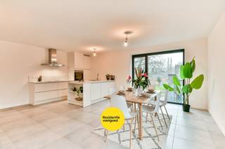 Wonen in alle rust én midden in het centrum? In residentie KorBoo in Gistel combineert dit instapklare nieuwbouwappartement ruimte, licht en...
