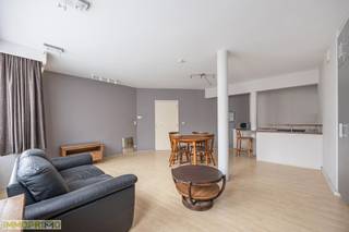 Zeer ruim 1 slaapkamer appartement in hartje MortselIn hartje Mortsel kan je op de eerste verdieping van een klein gebouw dit ruim...