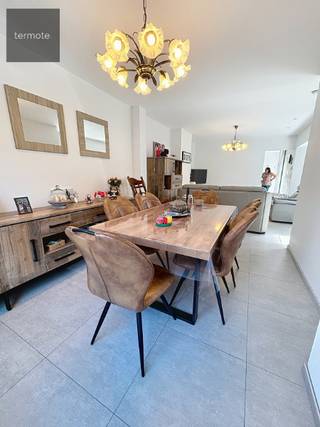 Mooi recent gerenoveerde & gezellige woning - HOBDeze woning werd met de grootste zorg gerenoveerd in 2020 en voorziet in alle modern...