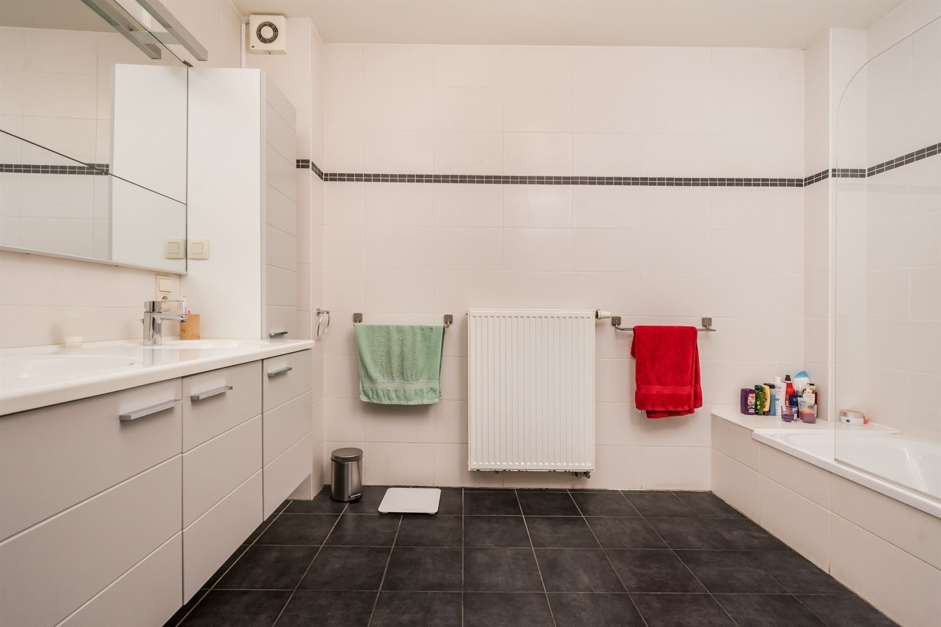 App au rez-de-chaussée avec 2 chambres spacieuses, jardin et situation calme à proximité du centre de Malines - photo 4