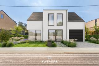 Voor meer info en foto’s, surf naar www.swevers.be – Aan de Kiewitstraat 54 in Heusden-Zolder bevindt zich deze ruime bouwgrond, ideaal voor wie een vrijstaande gezinswoning volledig naar eigen smaak wil realiseren. Het perceel heeft een opgegeven oppervlakte van 5a79ca en beschikt met een breedte van circa 26,40 meter en een diepte van circa 49,69 meter over interessante bouwmogelijkheden. De voorschriften voorzien voor lot 2 een open bebouwing met maximaal twee volwaardige bouwlagen. De maximale bouwbreedte bedraagt 11,97 meter en de bouwdiepte maximaal 9 meter op zowel het gelijkvloers als de verdieping. De bouwlijn ligt op 5 meter van de rooilijn en er geldt minstens 3 meter afstand tot de vrijstaande perceelsgrenzen, steeds onder voorbehoud van de nodige vergunningen. Vrijstaande bijgebouwen zijn toegestaan tot een totale oppervlakte van 30 m² en een maximale hoogte van 3 meter. De verkavelingsvoorschriften zetten bovendien in op een groene tuinaanleg en beperkte verharding. Ook de ligging is praktisch. De E314 bevindt zich op circa 1 km, openbaar vervoer op 160 meter en scholen op ongeveer 550 meter. Winkels, restaurants en ontspanning zijn eveneens vlot bereikbaar. Een mooie basis voor een nieuwbouwwoning met tuin op een goed bereikbare locatie. Voor meer informatie, bel 011 255 155.