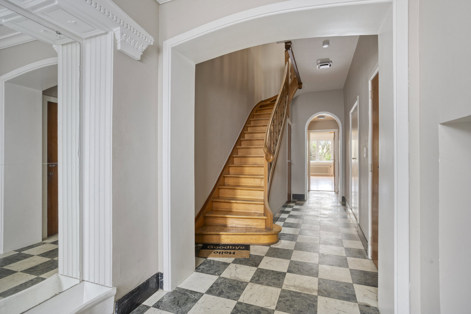 Woning met 7 slaapkamers, 2 badkamers, tuin & garage - foto 3