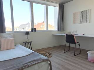 STUDENTENKAMER OP MAAT VAN JOUW STUDENTENLEVEN Op het bruisende Sint-Amandsplein te Kortrijk treffen wij residentie Amand 47 aan. In de directe...